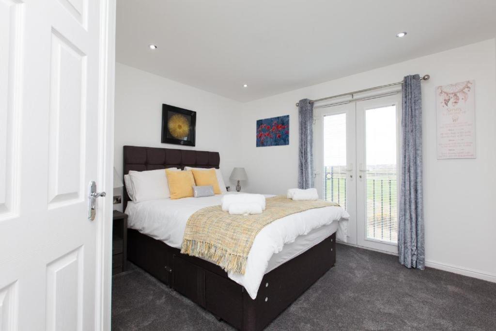 Super Prime Park View Duloch By Tba Apartment Dunfermline Exterior photo